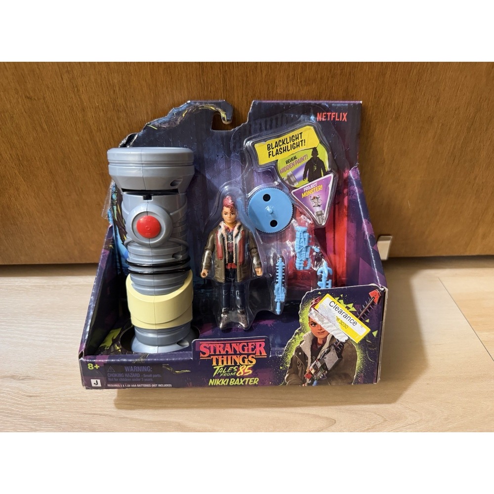 Stranger Things Tales From '85 Nikki Baxter with Flashlight 3.75" Figure